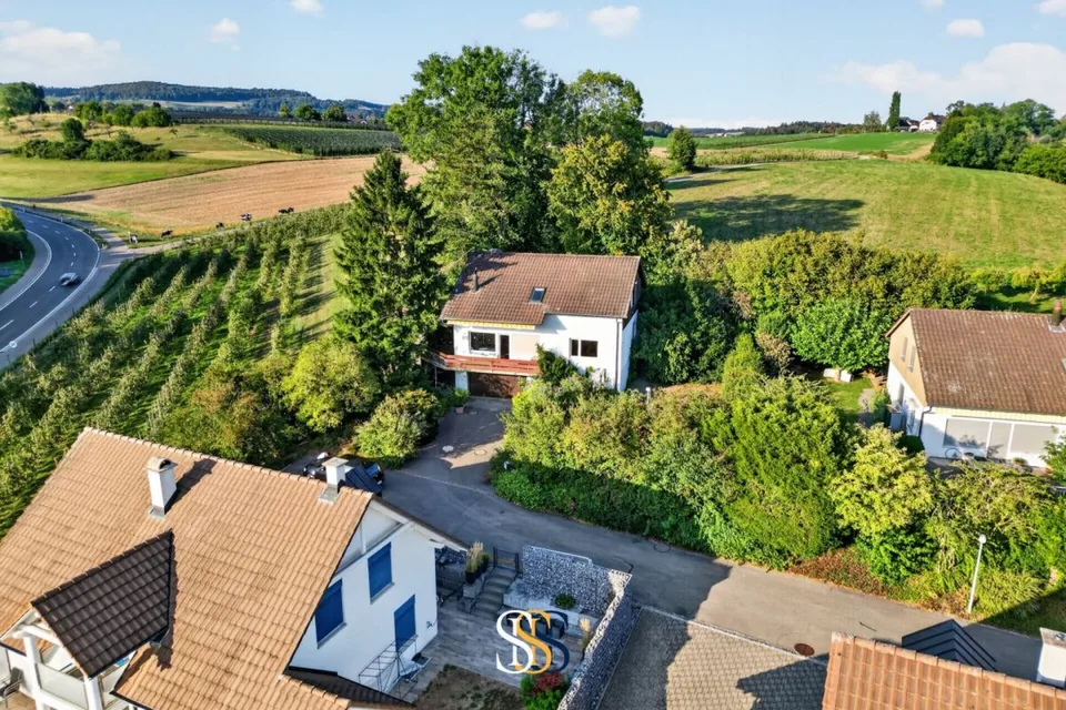 Charming single-family house with a far-reaching view and large garden