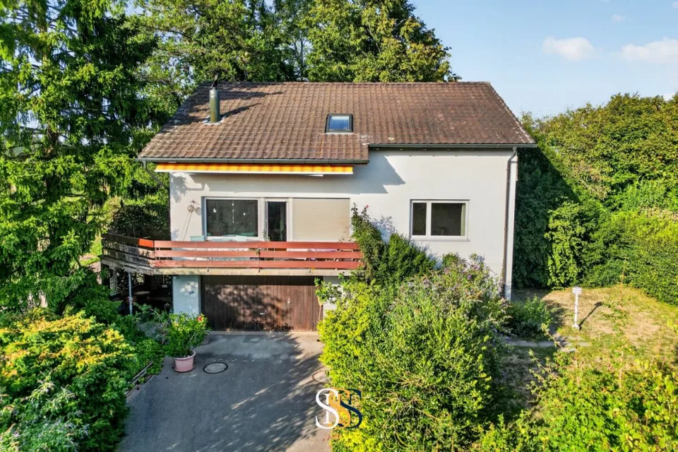 Charming single-family house with a far-reaching view and large garden