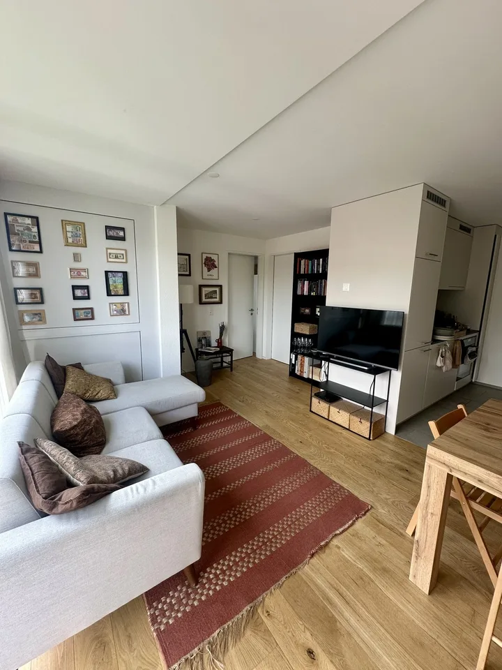 Möblierte 2.5-Zimmer-Wohnung in ruhiger Lage in Zürich Oerlikon zur Untermiete
