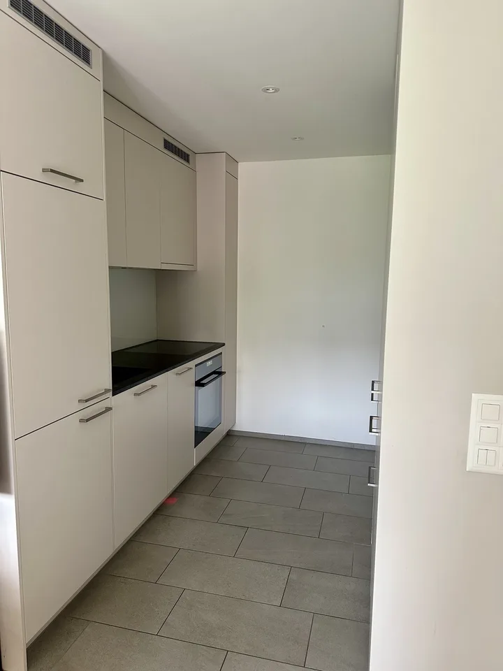 Furnished 2.5-room apartment in a quiet location in Zurich Oerlikon for subletting