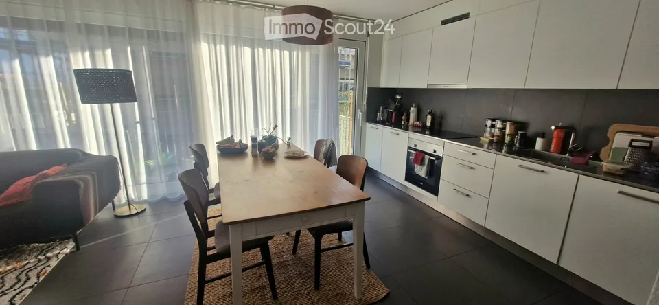 Ampio appartamento nuovo di 4.5 locali con balcone a Losanna
