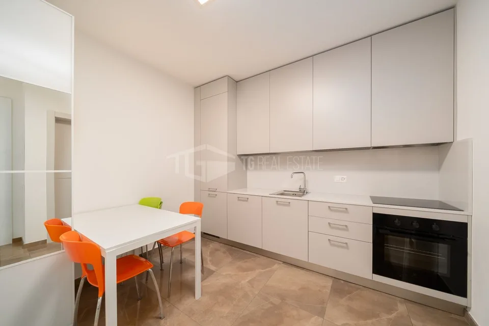 Modernes möbliertes Einzimmerapartment mit Garten