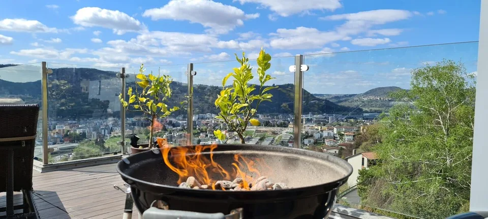 VACALLO DACHGESCHOSS ÜBER ZWEI Ebenen MIT PANORAMATERRASSE