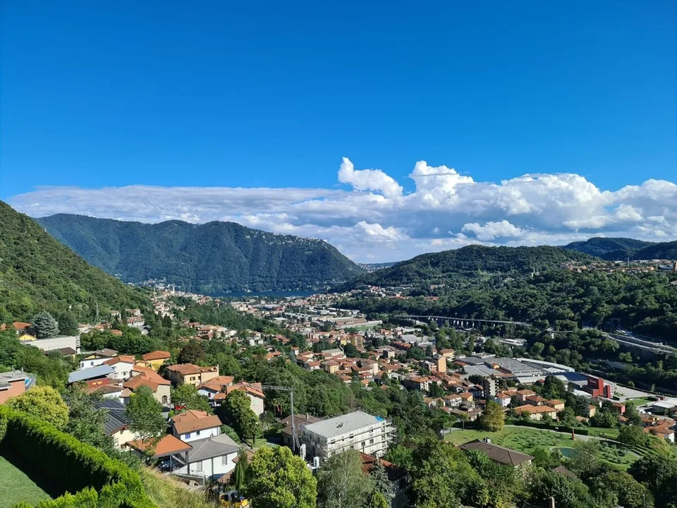 VACALLO DACHGESCHOSS ÜBER ZWEI Ebenen MIT PANORAMATERRASSE