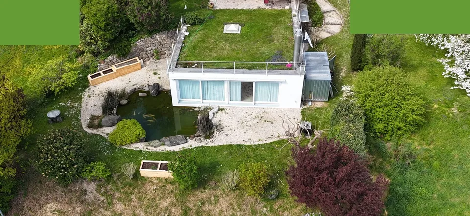 85 m² Wohntraum - idyllische 2.5-Zimmer-Gartenwohnung mit Teich