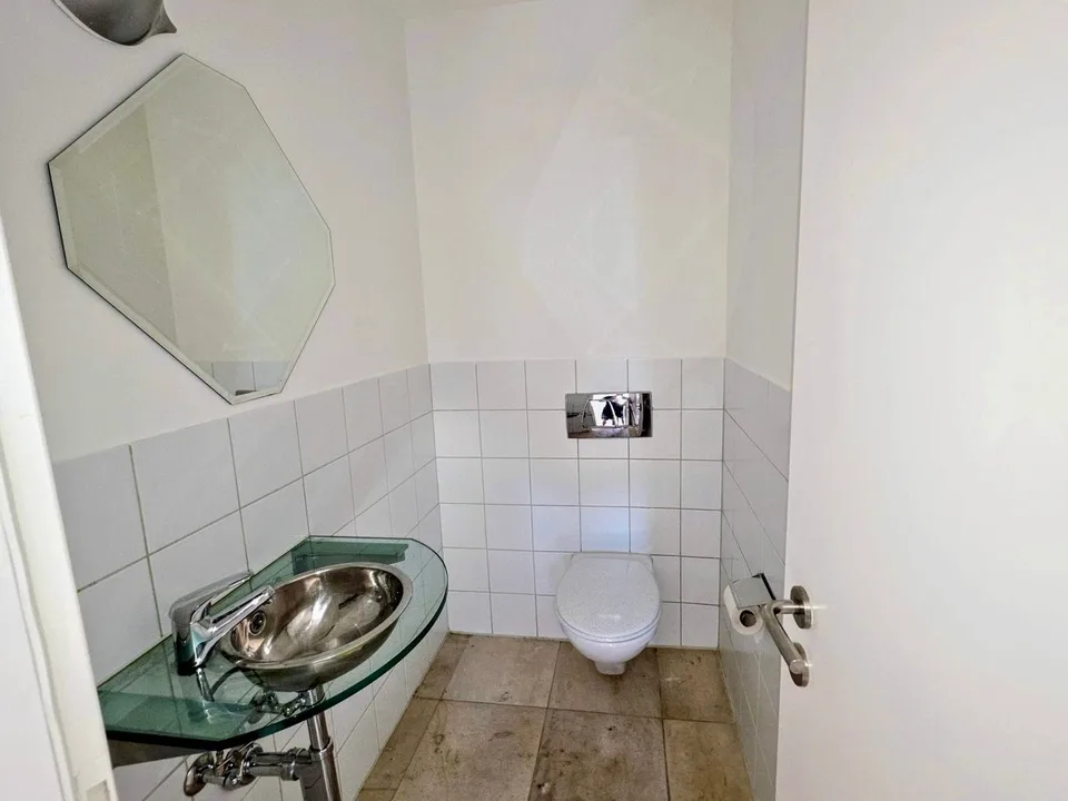 85 m² dream home - idyllic 2.5-room garden apartment with pond