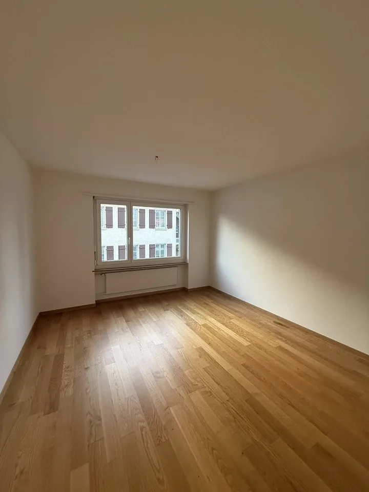 Bright 4.5-room apartment with spacious rooms and a lot of charm