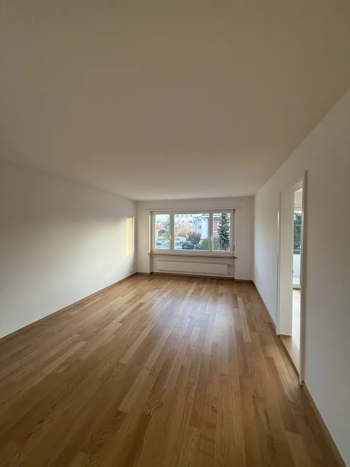 Helle 4.5-Zimmerwohnung mit grosszügigen Räumen und viel Charme