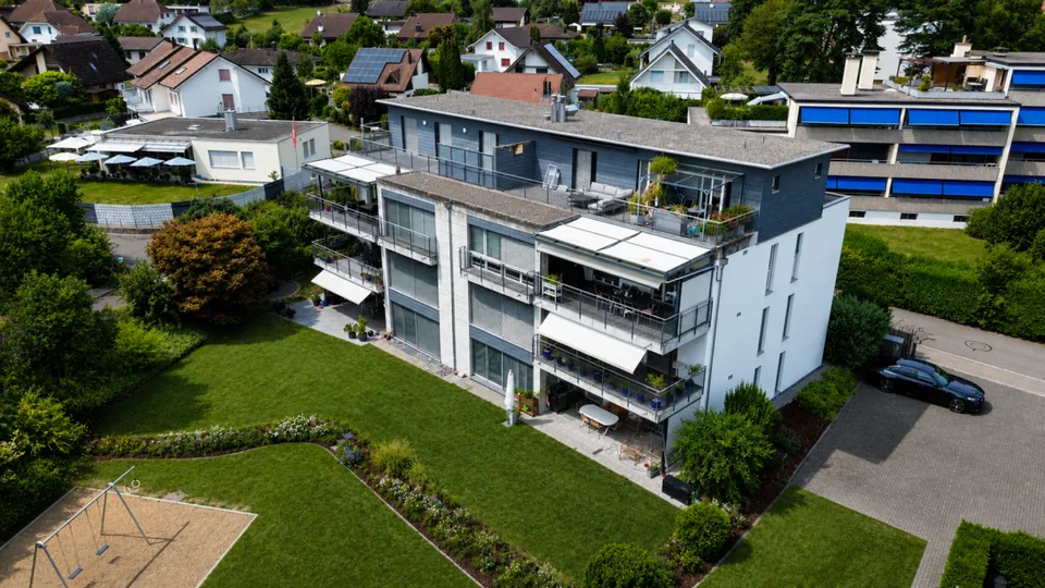 Exklusives Wohngefühl auf zwei Ebenen mit qualitativ hohem Ausbaustandart