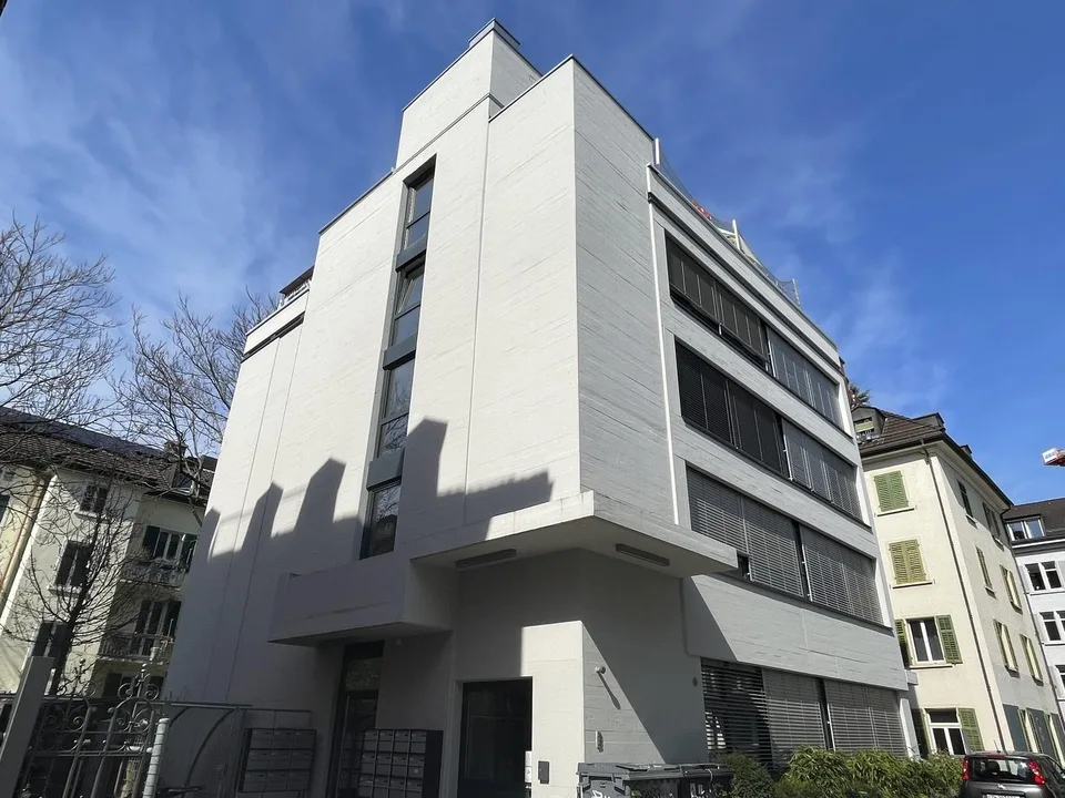 1.5-Zimmer-Wohnung mit Sitzplatz im Kreis 4 - ideal für alle, die das Stadtleben lieben