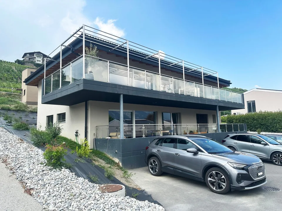 Champlan, appartement en attique de 4.5 pièces avec 3 places de parc extérieures