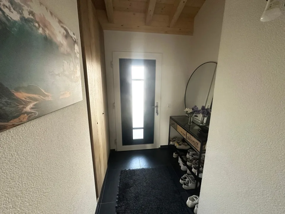 Champlan, appartement en attique de 4.5 pièces avec 3 places de parc extérieures