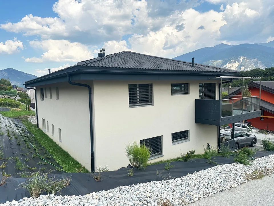 Champlan, appartement en attique de 4.5 pièces avec 3 places de parc extérieures