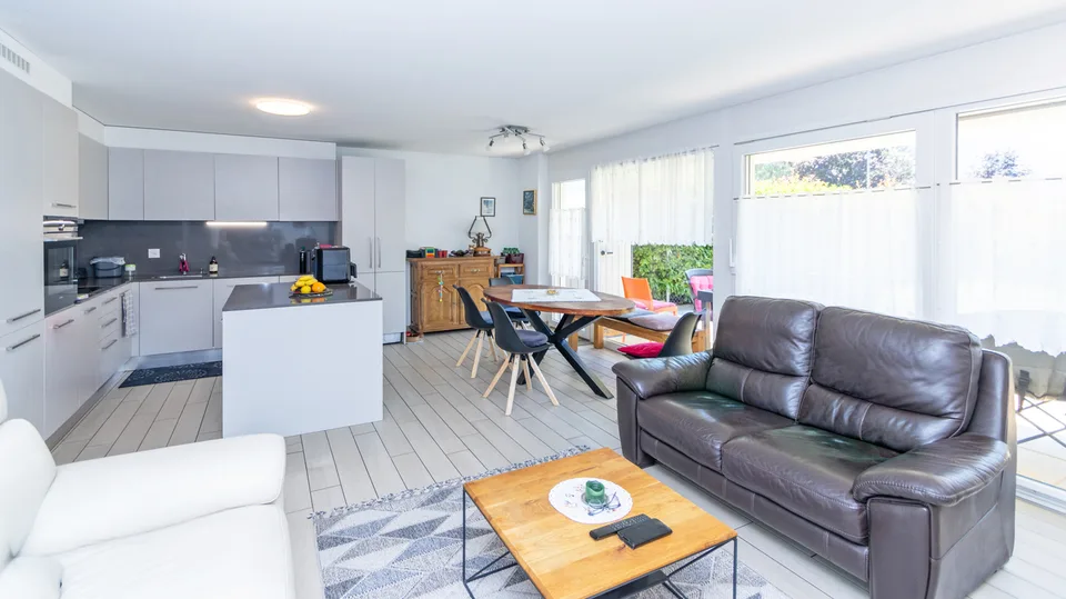 A VENDRE EXEPTIONNEL APPARTEMENT 3.5 PCES A GRANGES