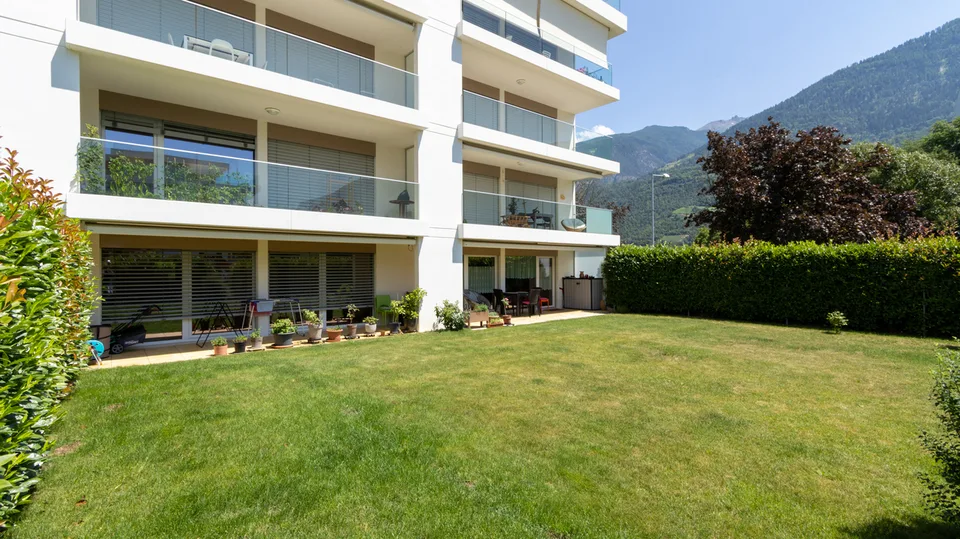 A VENDRE EXEPTIONNEL APPARTEMENT 3.5 PCES A GRANGES