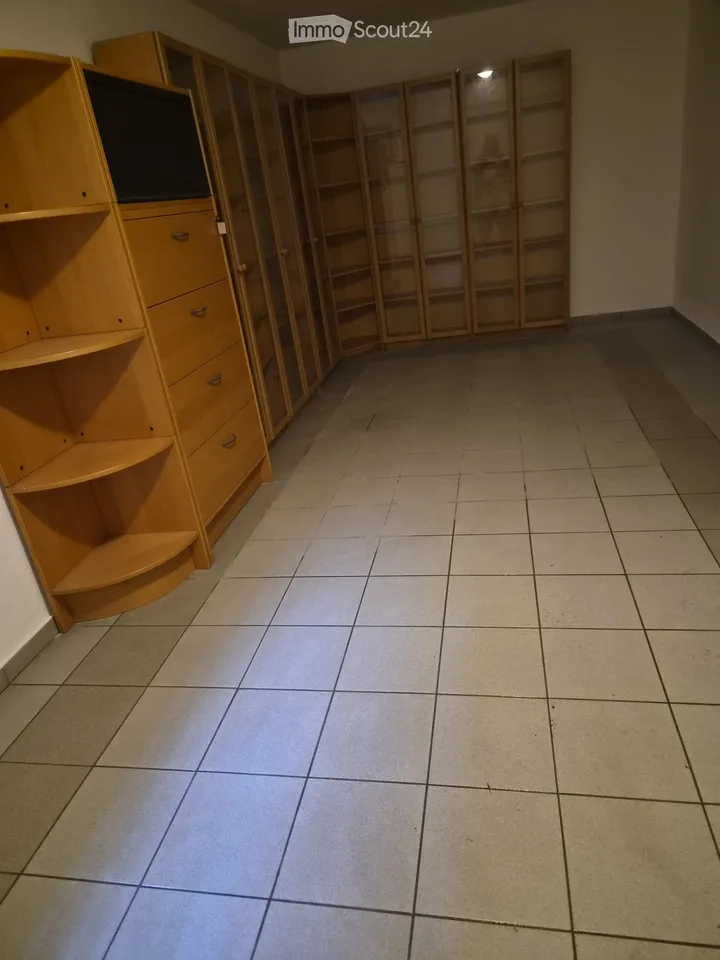 Two-room apartment as a hobby or office space, no residential use