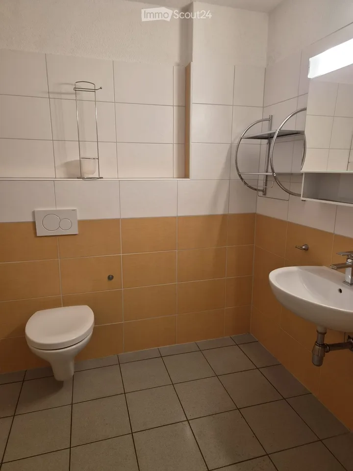 Two-room apartment as a hobby or office space, no residential use