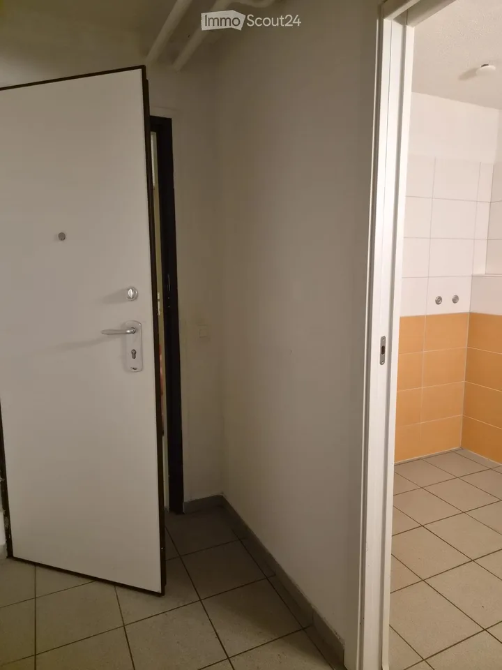 Two-room apartment as a hobby or office space, no residential use