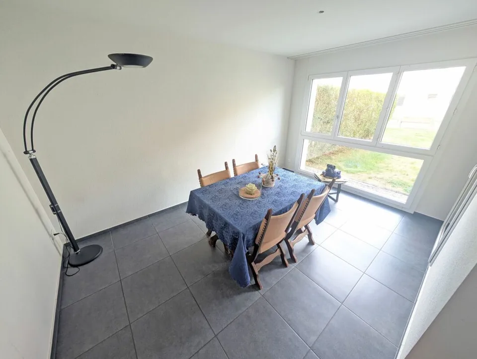 Bright garden apartment in the sought-after "Diamant" development