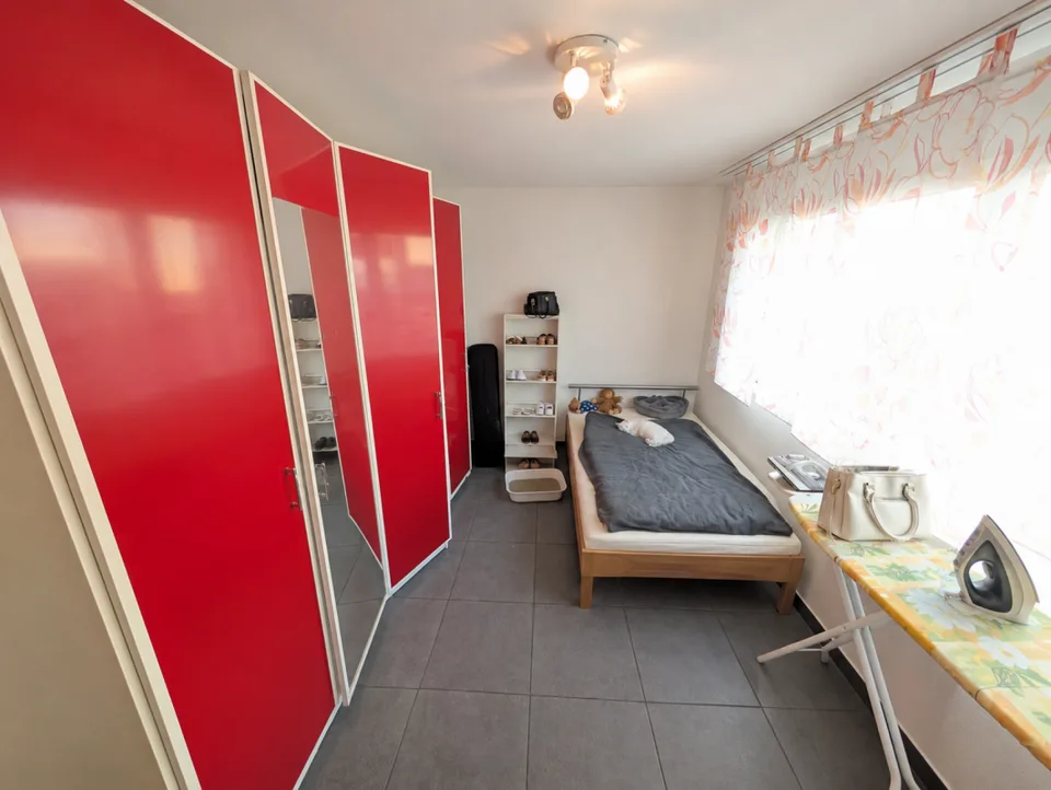Bright garden apartment in the sought-after "Diamant" development