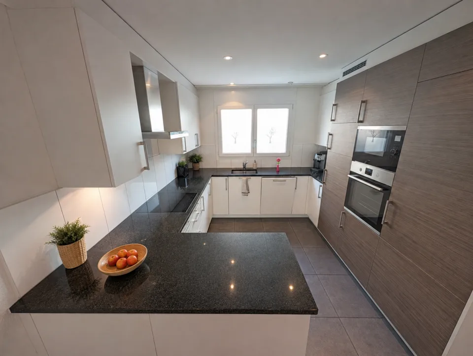 Bright garden apartment in the sought-after "Diamant" development