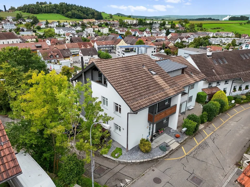 5.5 - 6.5 Zimmerhaus mit geräumiger Doppelgarage