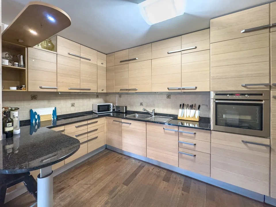 Appartement avec vue sur le lac et jardin à Bissone
