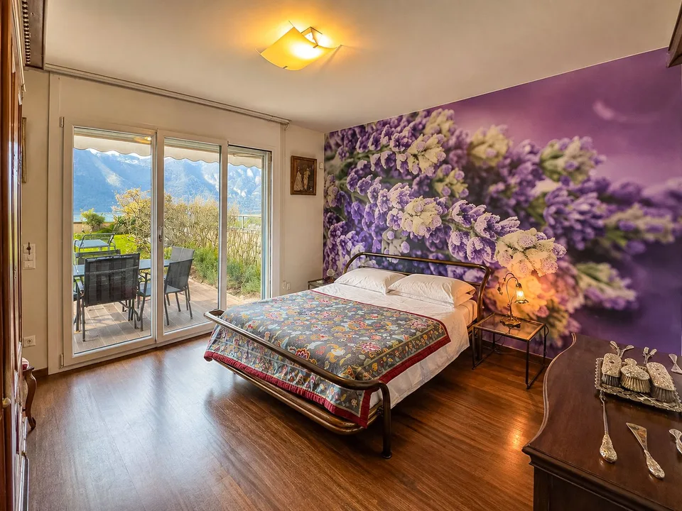 Appartement avec vue sur le lac et jardin à Bissone