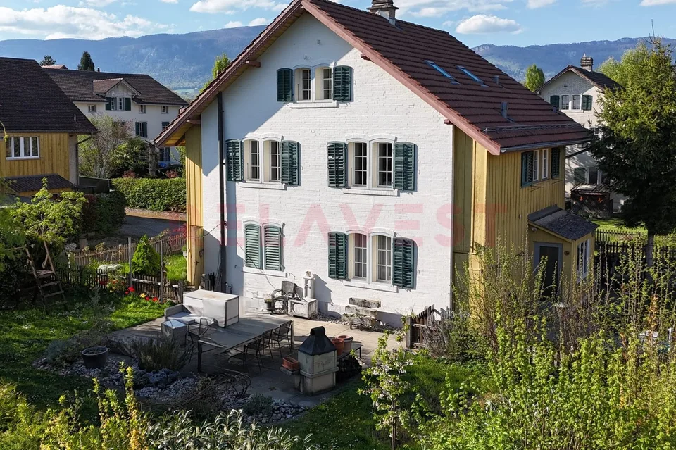 Derendingen: 2-Familienhaus mit grossem Garten, 9.5 Zimmer