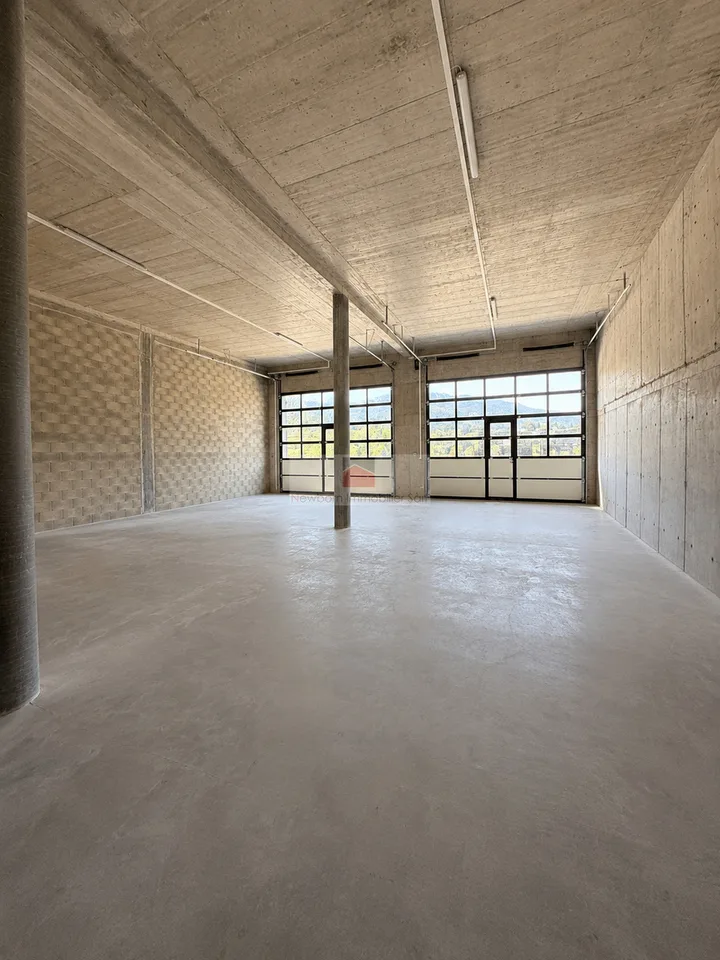 BOX / INDUSTRIAL AND COMMERCIAL PREMISES FOR RENT - VALLORBE