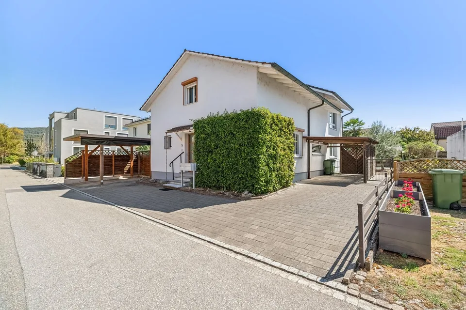 Freistehendes Einfamilienhaus mit Einliegerwohnung