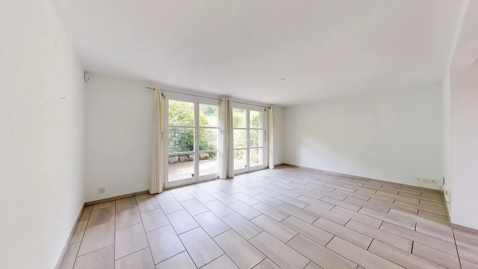Bright 5.5-room semi-detached house with carport and two outdoor parking spaces