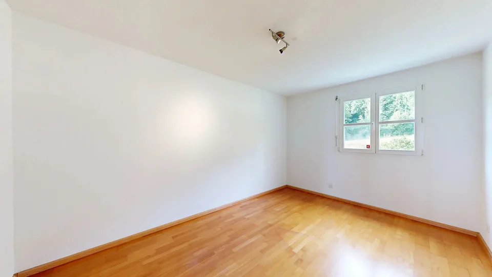 Bright 5.5-room semi-detached house with carport and two outdoor parking spaces