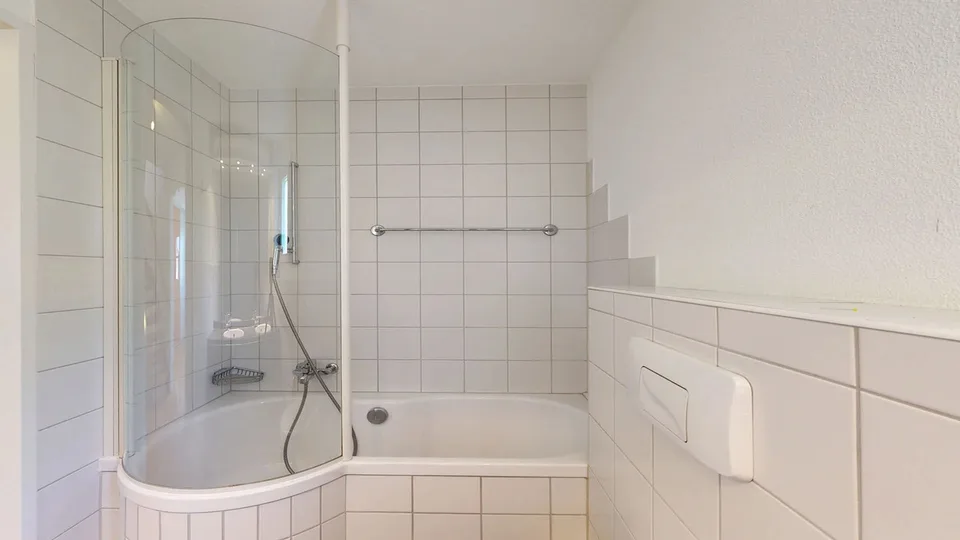 Bright 5.5-room semi-detached house with carport and two outdoor parking spaces