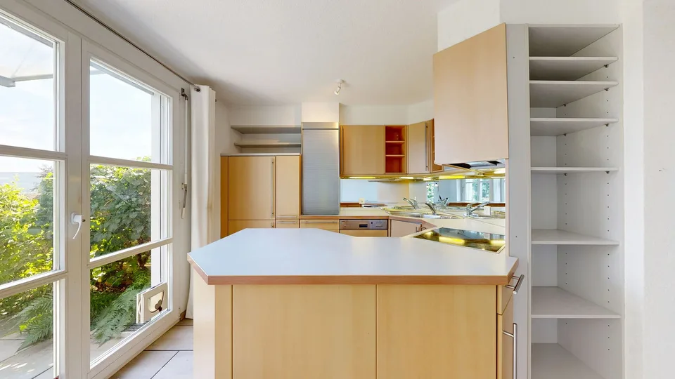 Bright 5.5-room semi-detached house with carport and two outdoor parking spaces