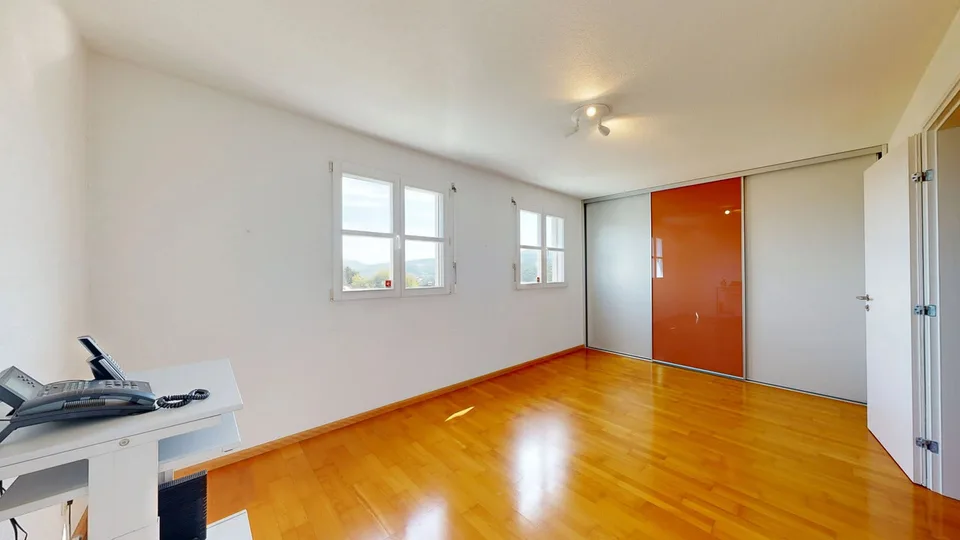 Bright 5.5-room semi-detached house with carport and two outdoor parking spaces