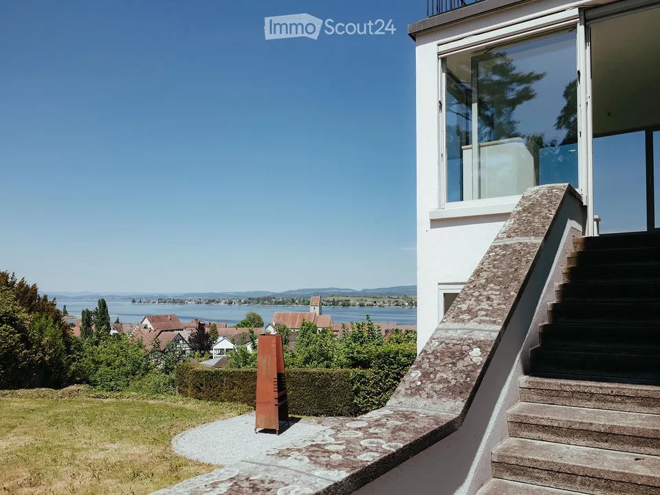 Dreamlike estate with lake panorama and absolute privacy