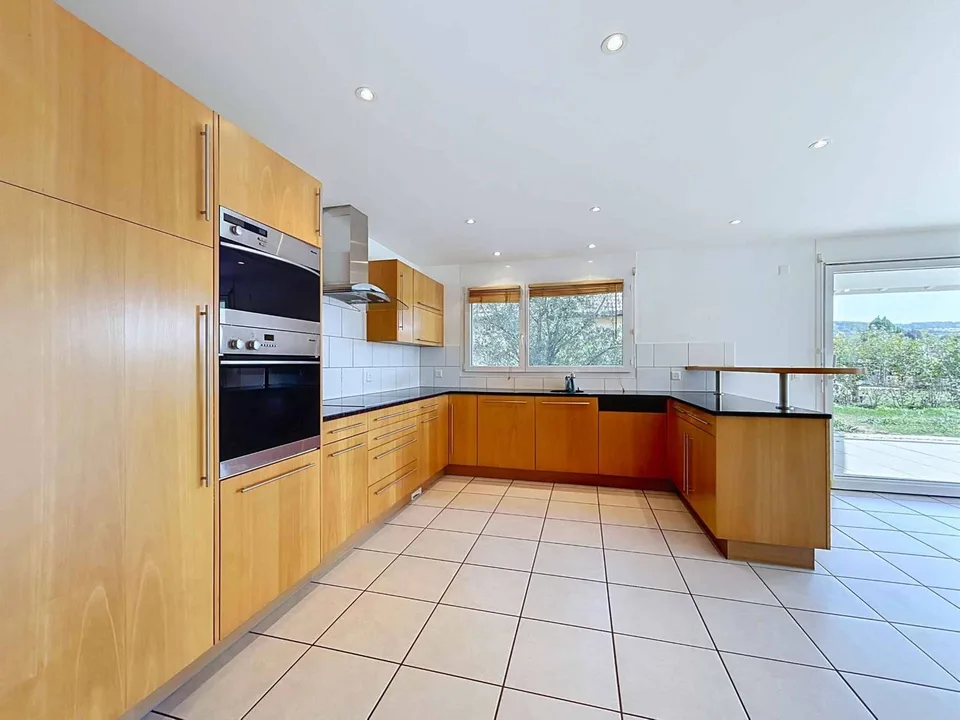 Familiäre Villa in ruhiger Lage mit freiem Blick auf das Umland