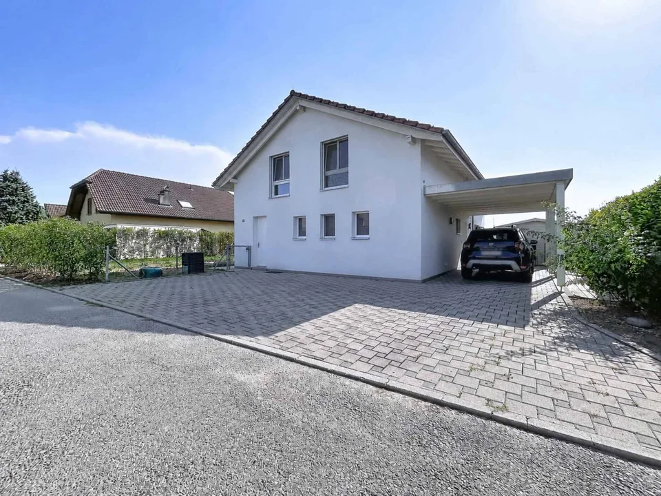 Familiäre Villa in ruhiger Lage mit freiem Blick auf das Umland