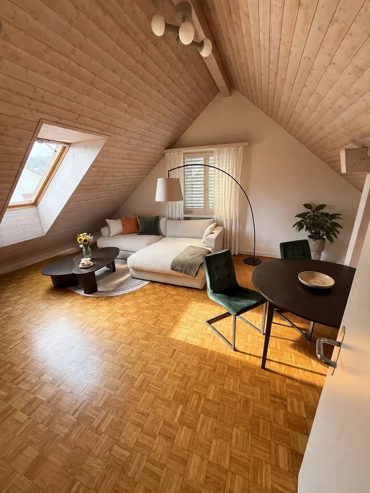 Charmante 2.5-Zimmer-Dachwohnung in Kloten - verfügbar ab 1. November 2026