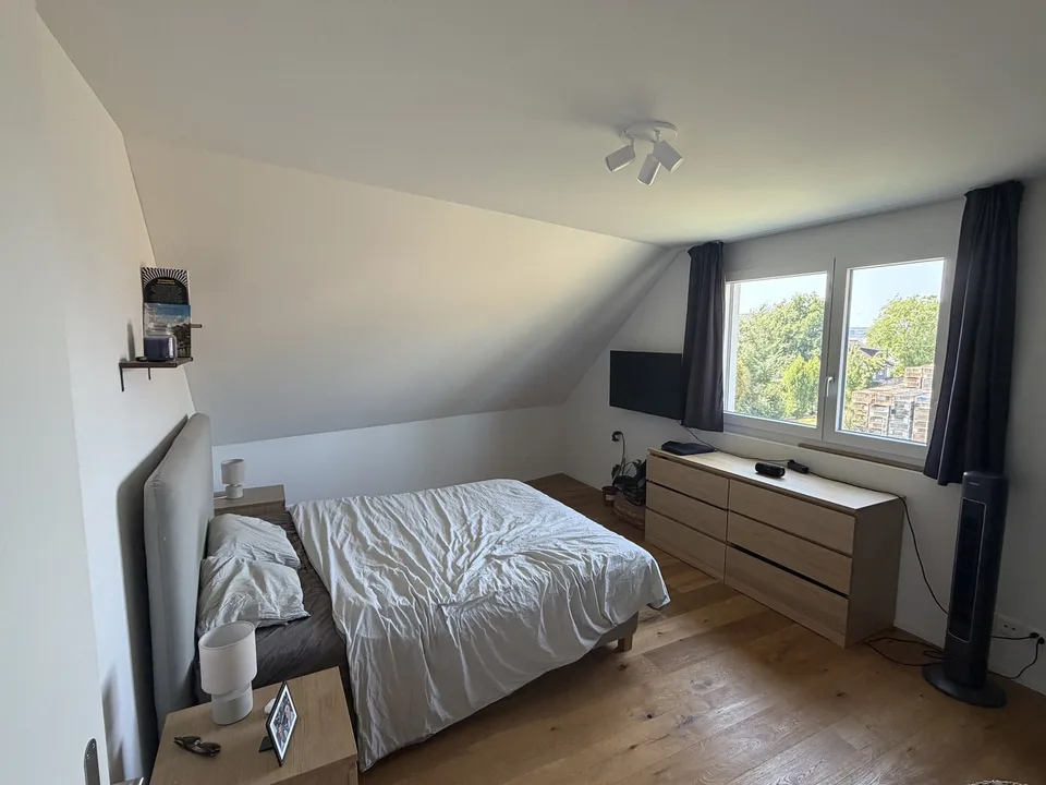 Chambre de colocation en partie meublée