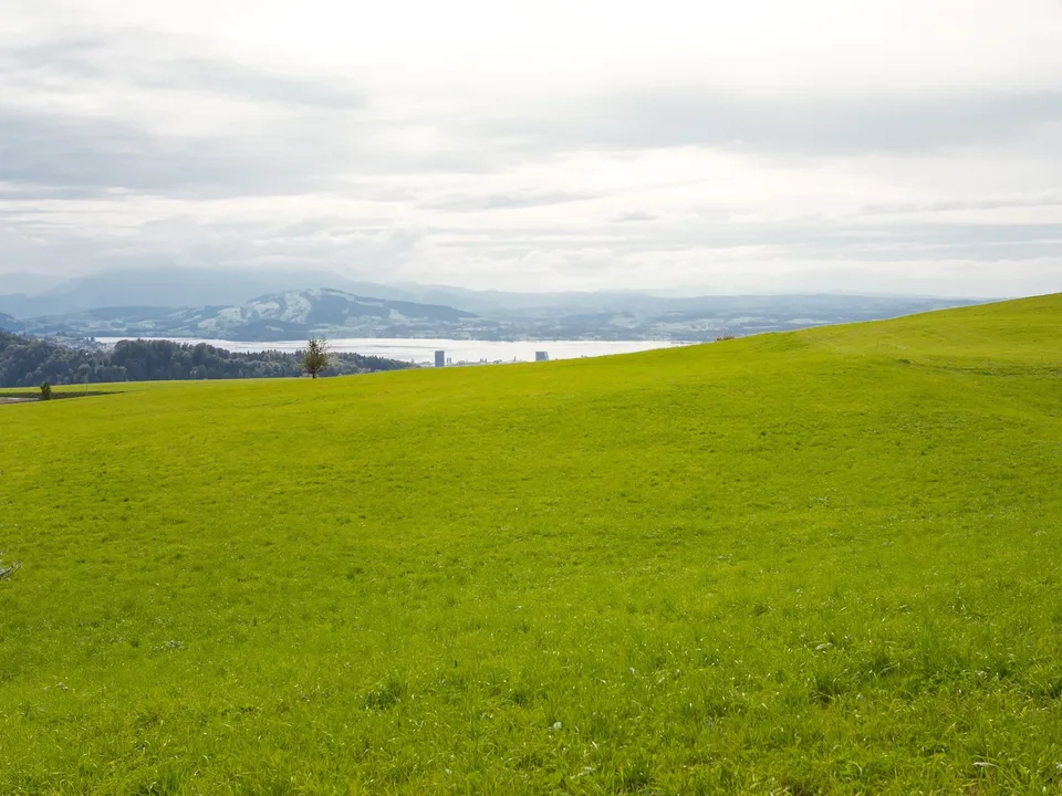 Residential and commercial building with great development potential in the canton of Zug