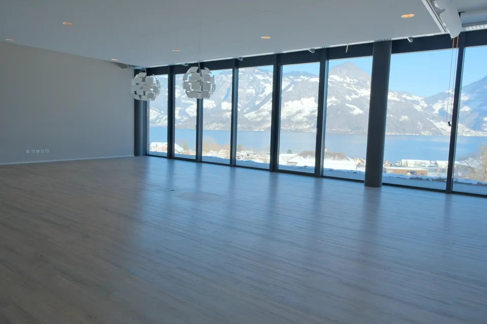Exklusive Büro-/Gewerbeflächen mit SPA und Panorama See-/Bergsicht