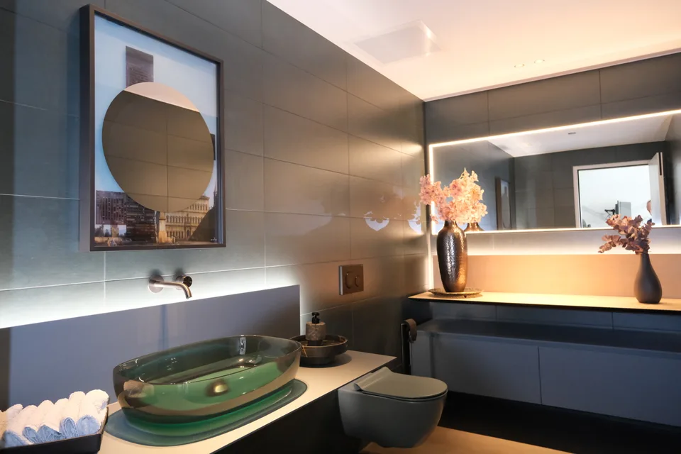 Bâtiment de bureaux design avec appartement en attique exclusif - SPA et vue imprenable
