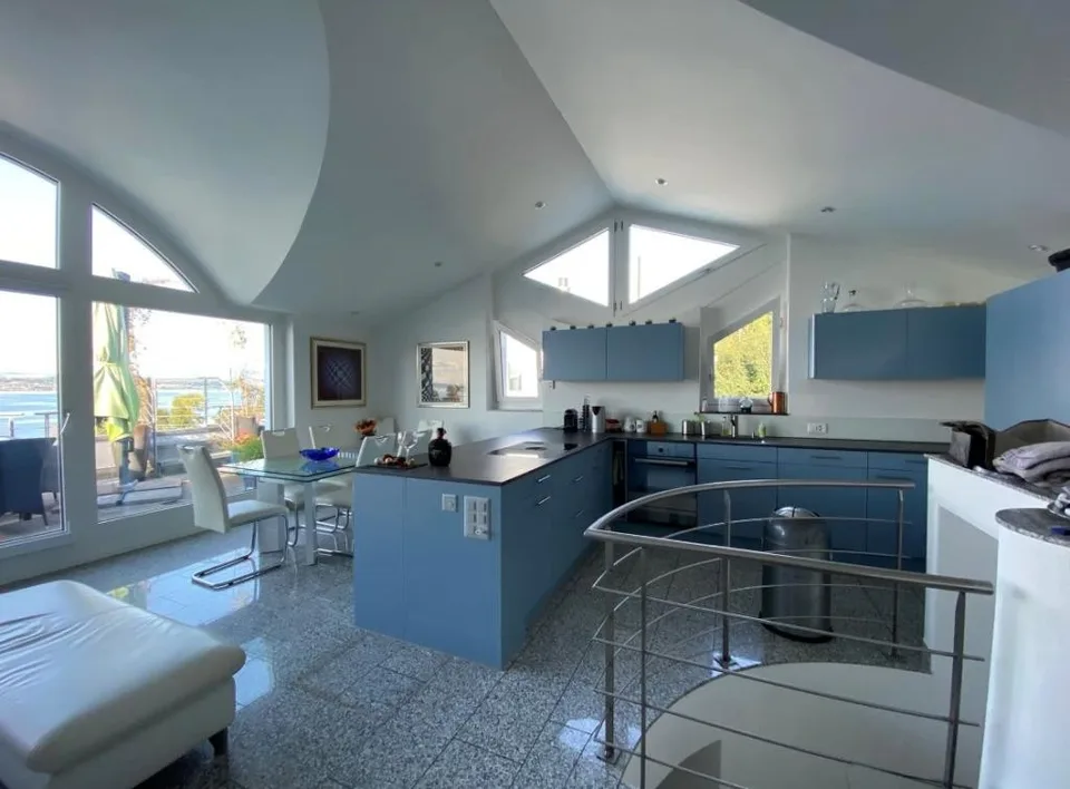 Furnished, Temporary: 3.5 Room Maisonette Apartment with Panoramic View