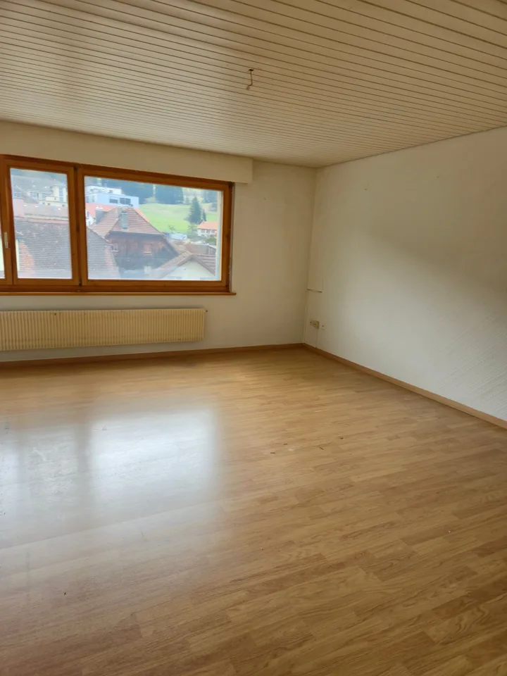 Delizioso appartamento di 2,5 locali a Bévilard – disponibile immediatamente!