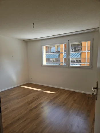 Helle 3.5-Zimmer-Wohnung mit Balkon