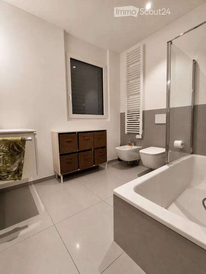 Modernes 4.5-Zimmer-Wohnung mit großer Terrasse in Cureglia