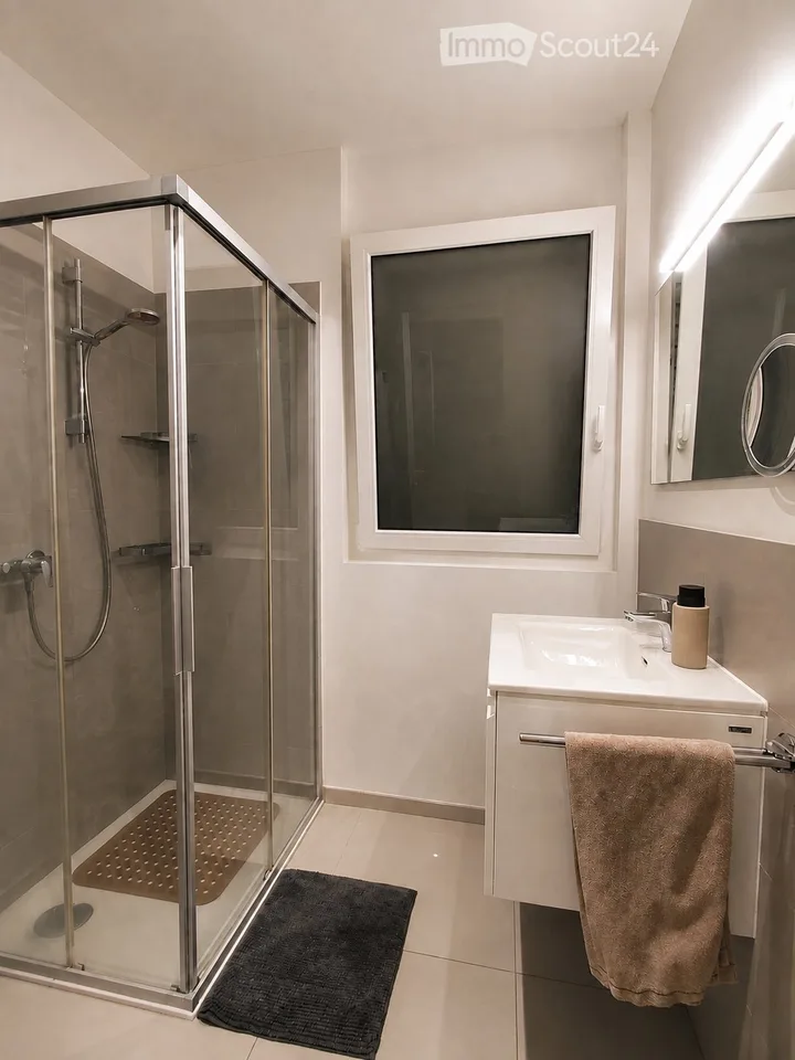 Modernes 4.5-Zimmer-Wohnung mit großer Terrasse in Cureglia