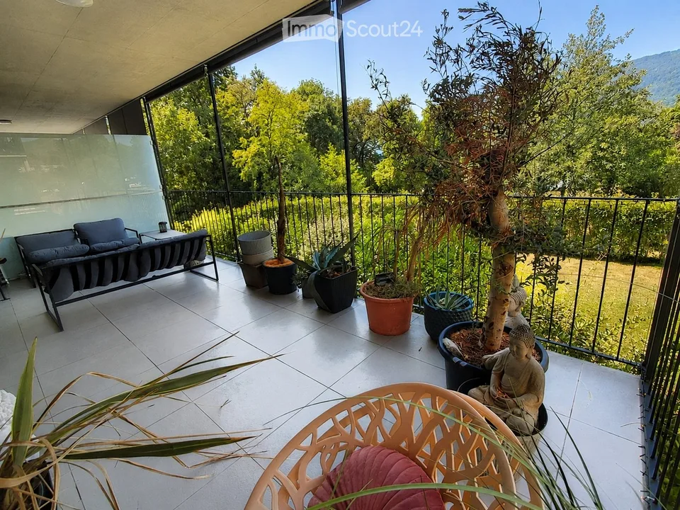 Modernes 4.5-Zimmer-Wohnung mit großer Terrasse in Cureglia